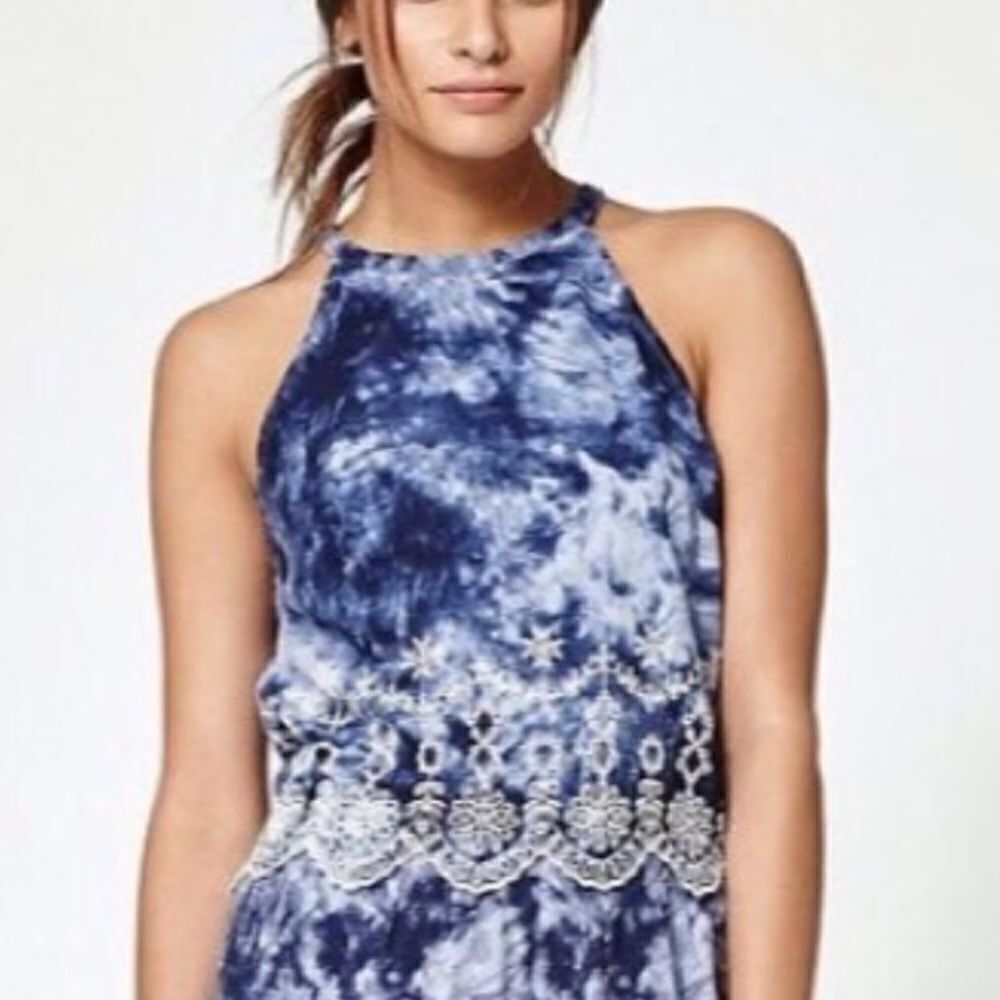Kendall & Kylie blue and white tie dye embroidered crop top size xsmall